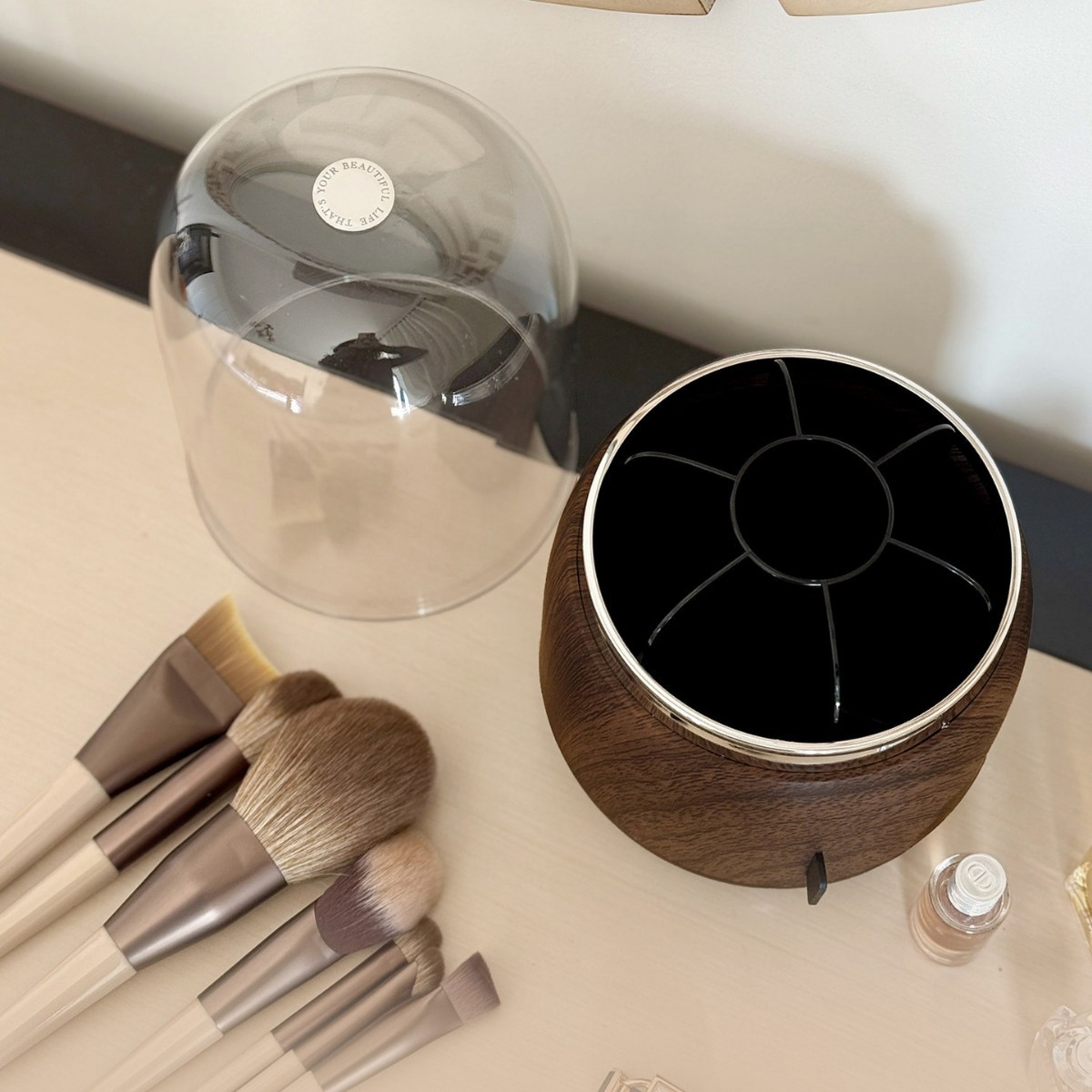 ที่เก็บแปรงแต่งหน้าสไตล์หรูหรา - Luxury Skincare And Makeup Brands บทวิจารณ์และราคา